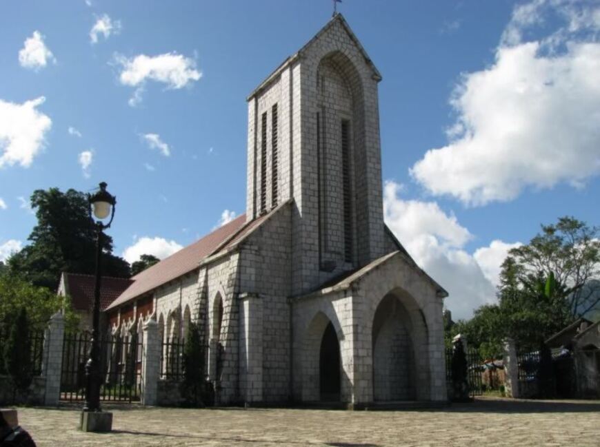 Nhà thờ đá Sa Pa