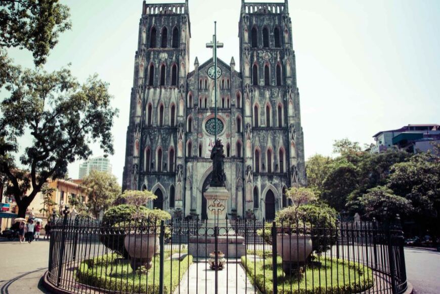 Nhà thờ lớn Hà Nội là một trong những công trình ứng dụng trường Gothic