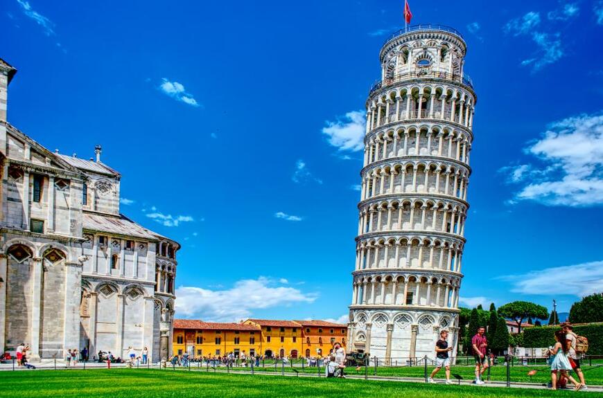 Tháp nghiêng Pisa ở Thành phố Pisa, miền Trung nước Ý xinh đẹp